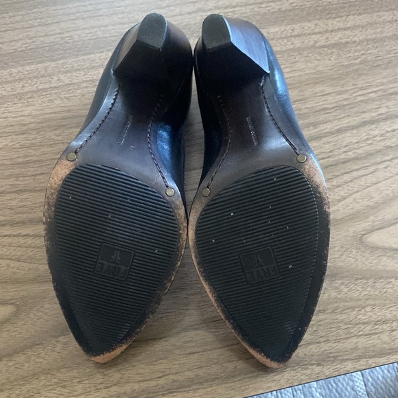 Frye Regina High Heel - Picture 6 of 10